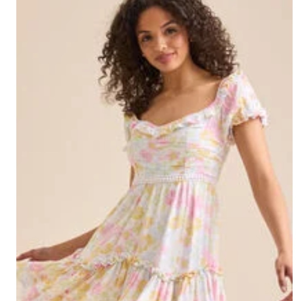 NWT Altar’d State  size XS
Floral Ruffle Dress